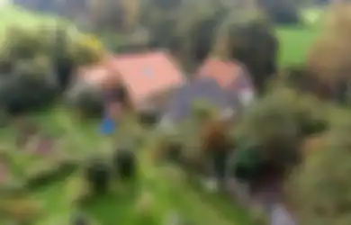 Tunggu Akhir Zaman, 1 Keluarga Ditemukan Tinggal di Ruang Bawah Tanah Selama Bartahun-tahun, Sang Ayah Terpaksa Ditangkap Aparat Kepolisian