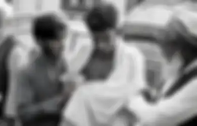 Suara Khotbah 'Dibungkam' Ledakan, Masjid di Afghanistan Dibom saat Salat Jumat Berlangsung, 62 Orang Tewas