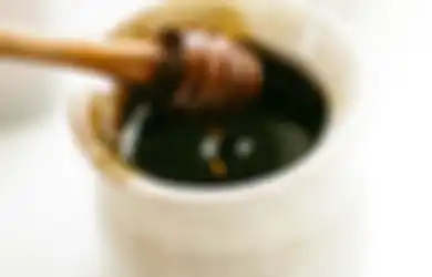 Disebut Sebagai Madu yang Paling Berkhasiat, Ketahui Manfaat Ajaib Madu Hitam yang Jarang Orang Tahu