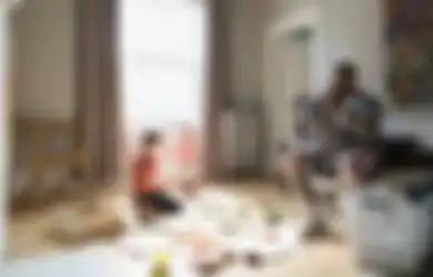 Siapkah Anda Bila Karena Suatu Hal Mengharuskan Jadi Ayah yang Diam di Rumah dan Mengurus Anak?