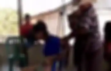 Kepergok Mencuri Perhiasan Tetangganya, Remaja Putri di NTT Ini Dihakimi Warga dengan Sadis, Tangannya Digantung Pakai Tali hingga Disetrum Arus Listrik