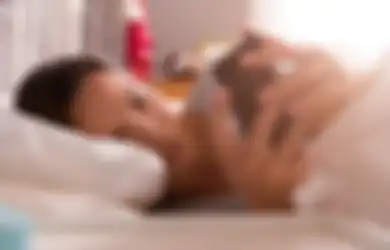 Langsung Cek Ponsel Setelah Bangun Tidur? Awas, Kebiasaan Ini Bisa Bahayakan Nyawa Kita