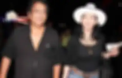 Nostalgia Masa Lalu, Hotman Paris Bagikan Potret Cantik Meriam Bellina Muda Bernyanyi, Melaney Ricardo Langsung Berkomentar, Netizen: Ternyata Lelaki HOT Bisa Juga ya Gagal Move On