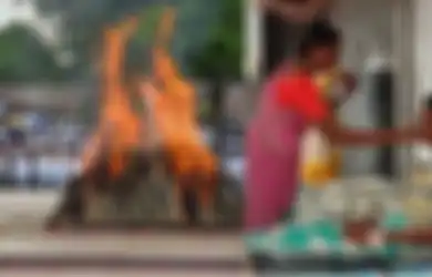 Seorang Ibu 'Menolak' Kematian Anaknya, Tiba-tiba 'Jasad' Anak Ini Hidup Kembali Tepat Saat Akan Dikremasi