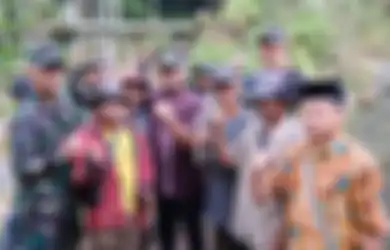 Selama 10 Tahun, Samsul Seorang Diri Membuat Jalan Hanya Menggunakan Linggis, Niat Mulia Pria Ini Diapresiasi Wagub Sulsel