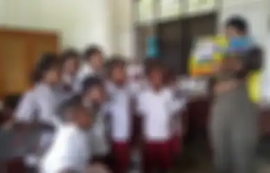 Saat Pendapatan Guru di Jakarta Capai Belasan Juta, Gaji Guru di Pedalaman Papua Hanya Bisa untuk Beli Air Bersih dan Minyak Tanah