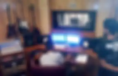 Mau Bikin Demo Lagu dari Kamar Sendiri, 5 Alat Ini Wajib Lo Siapin!