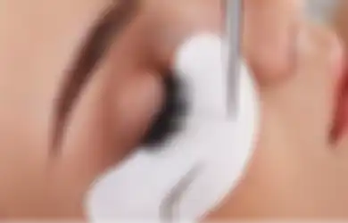 5 Cara Merawat Eyelash Extension Biar Enggak Cepat Rontok!  