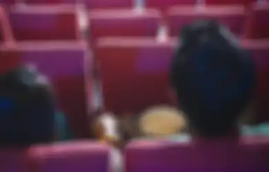Wanita Ini Tertidur di Bioskop, Saat Bangun Ada Pria Asing Menggenggam Erat Tangannya Lalu Berpisah Tanpa Sepatah Kata, Begini Kabar Keduanya Sekarang