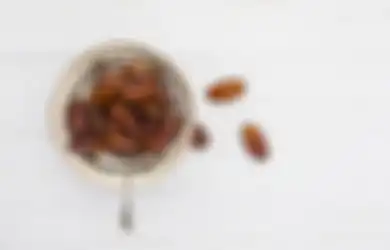 Kebiasaan Menakjubkan Minum Air Rendaman Kurma Setiap Hari, Ingatan Tajam dan Alergi Menghilang!