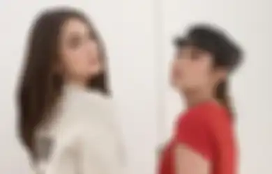 Alih-alih Ikut Berikan Selamat untuk Ayu Dewi, Pose Ngangkang Luna Maya Justru Bikin Netizen Salah Fokus