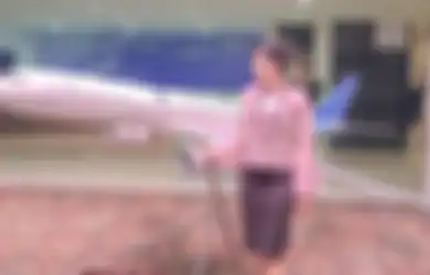 Ikut Foto Bareng Ari Askhara Sambil Pamer Jari Tanda Cinta Ala Korea, Sosok Perempuan Cantik Ini Akhirnya Balas Komentar Soal Tudingan Miring Itu: 'Saya Bahagia dengan Suami'