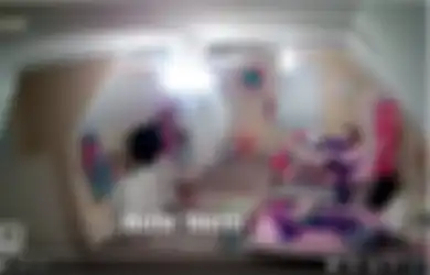 Peringatan Untuk Orangtua, Memasang Kamera Keamanan di Kamar Ketiga Anak Gadis Mereka Namun Segera Menyesali Setelah Anak Mereka 'Seperti Berbicara Sendiri' Seperti Apa?