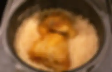 Lezat Buat Belajar di Rumah/WFH: Inovasi Masak Nasi Pakai Ayam Goreng Fast Food, Mudah Banget Dibuat!