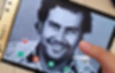 Berani, Saudara Pablo Escobar Sebut Produk Apple Murahan Dan Merupakan Penipuan, Kini Luncurkan Smartphone Baru Untuk 'Mengalahkan' Apple Dengan Iklan Sangat Provokatif, Seperti Apa?