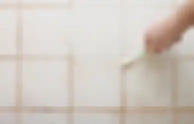 Begini Rupanya Cara Mudah dan Murah Bersihkan Nat Keramik di Kamar Mandi atau Dapur, Cuma Pakai Bahan Dapur Berikut Ini! Mau Coba?