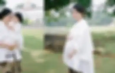 Adu Gaya Kahiyang Ayu dan Selvi Ananda, Anak Mantu Jokowi saat Temani Suami Nyoblos di Pilkada 2020
