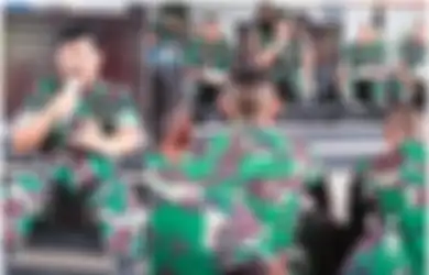 Mengaku Belum Punya Pacar ke Panglima TNI Hadi Tjajanto, Prajurit Ini Justru Beri Jawaban Mengejutkan Saat Ditanya Alasan Jadi Marinir: Siap, Karena Sangar