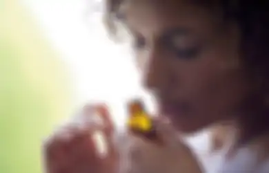 Sakit Kepala Bisa Diatasi dengan 5 Essential Oil Terbaik Ini!