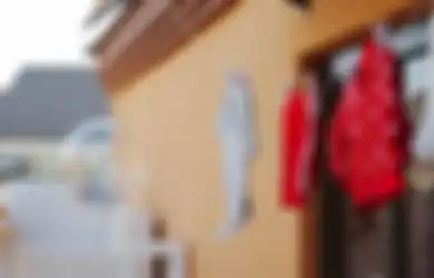 Jadi Solusi Saat Musim Penghujan, Kebiasaan Jemur Pakaian Dalam Rumah Ternyata Timbulkan Penyakit Serius Loh!