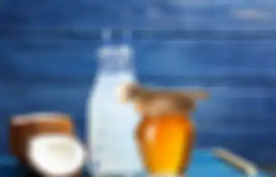 7 Khasiat Minum Air Kelapa Campur Sedikit Madu, Baik untuk Imun