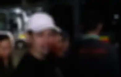 Dijemput Paksa Polisi Terkait Kasus Penganiayaan, Wajah Nikita Mirzani Terlihat Sembab dan Suaranya Serak, 'Kagak, Kan Suara Gue Lagi Serak'