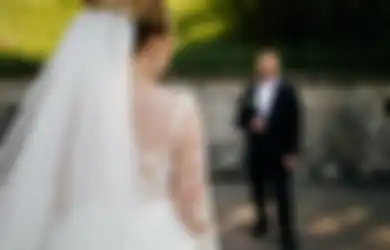 Belum Ada Sehari Nikah, Mempelai Wanita Ini Malah Sudah Bonyok Ditendang Suami Sendiri di Atas Pelaminan, Waduh Kok Bisa?