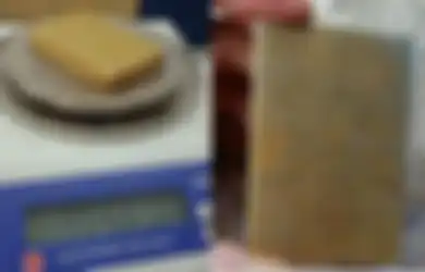Ditawar hingga Rp 750 Juta, Pria Ini Menemukan Benda yang Diduga Emas Batangan Seberat 1 Kg Bergambar Soekarno, Simak Selengkapnya Berikut Ini