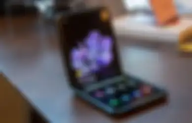 Update Harga Samsung Galaxy Z Flip Terbaru 2021, Turun Drastis!