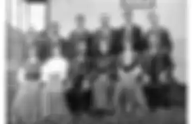 Mengapa Orang Zaman Dahulu Irit Senyum Saat Foto? Terkuak 7 Alasan yang Bikin Geleng Kepala, Salah Satunya Berkaitan dengan Kondisi Kejiwaan