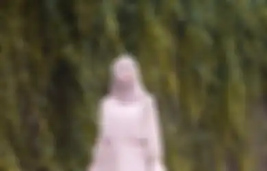 5 Model Dress Warna Dusty Pink Buat OOTD Hijab Kondangan Menawan!