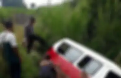 Terlalu Bersemangat Berniat Jahat Ingin Memperkosa Mahasiswi, Sopir Angkot 22 Tahun Malah Alami Kecelakaan: 'Terperosok Masuk ke Parit'