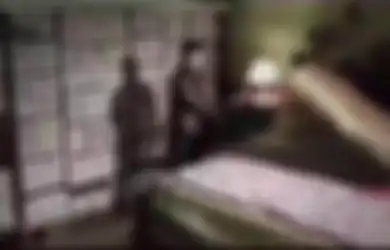 Hidup Sederhana dan Tinggal di Rumah Kecil, Pejabat Negara ini Rupanya Sembunyikan Uang Suap Rp622 Miliar di Seluruh Dinding Rumahnya