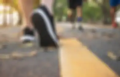 Hadapi Masa Sulit dengan Pikiran yang Lebih Tenang, Coba Meditasi Sederhana Ini, Cukup Rajin Berjalan Kaki Saja Loh!
