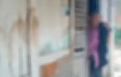 Pengemudi Mobil Menukarkan Uang Rp 100.000 Palsu Kepada Kakek Penjual Rujak 91 Tahun hingga Merugi, Namun Siapa Sangka Selalu Ada Berkah di Balik Musibah