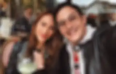 Beda Jarak Usia 14 Tahun Tak Menghalangi Cinta Mereka, Mike Lewis Mengenang Kembali Momen Dirinya Pertama Kali Jatuh Hati pada Janisaa Pradja, Sang Pujaan Ternyata Miliki Profesi Unik Ini