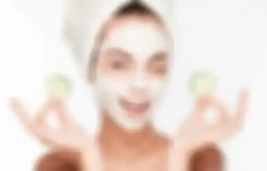 Hempaskan Bekas Jerawat dan Terlihat Fresh Saat Lebaran, Yuk Me Time Sambil Maskeran dengan Timun!