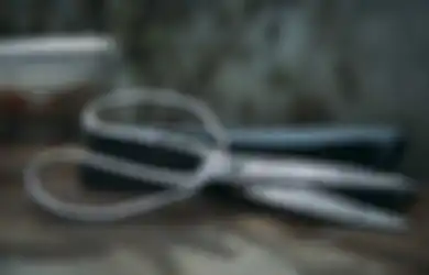Terbakar Api Cemburu, Istri Nekat Tusuk Alat Kelamin Suami Sampai Terluka dengan Pisau & Gunting, Polisi Ungkap Kronologinya