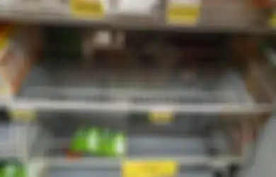 Solo KLB Virus Corona, Masyarakat Padati Pusat Perbelanjaan Borong Bahan Makanan, Tampak Sejumlah Rak Supermarket Mulai Kosong, Panic Buying?