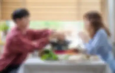 Self Quarantine di Rumah, Kakak Adik Justru Jadi Sering Berantem? Gini Caranya Biar Akur!