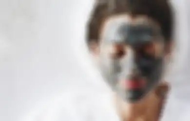 4 Rekomendasi Masker Charcoal yang Bisa Mencerahkan Wajah Seketika