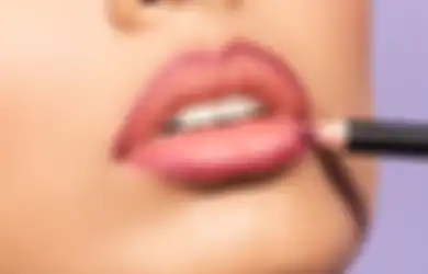 5 Langkah Memakai Lip Liner Biar Lipstik Terlihat Rapi dan On Point