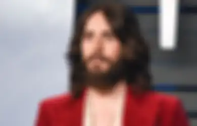 Jadi Beda Banget, Begini Penampilan Terbaru Jared Leto di 'House Of Gucci'