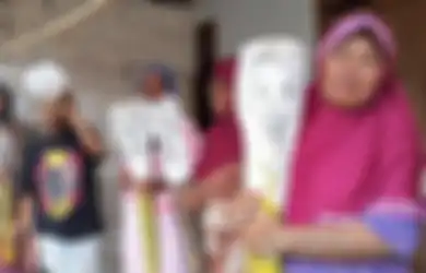 Unik, Anggap Wabah Virus Corona Sebagai Pagebluk, Warga Tulungagung Membangkitkan Tradisi Thethek Molek: Melukisnya Harus dalam Keadaan 'Suci' Sembari Membacakan Ayat Kursi