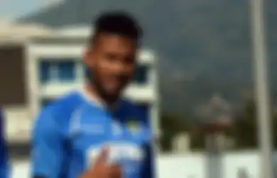 Sempat Liburan ke Bali, Ini Kronologi Pemain Persib Positif Corona