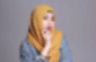 6 Ide Outfit Buat Tampil Trendi Pakai Combat Boots ala Anak Tengku Firmansyah