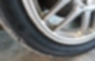 Mobil Diparkir Terlalu Lama, Ini Dampak yang Terjadi Pada Ban Mobil