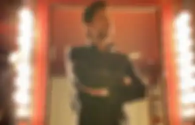 Hibahkan Uang Bahkan Kantornya untuk Isolasi Mandiri Warga India, Artis Satu Ini Ternyata Miliki Hunian Gedong yang Tak Kalah Mencengangkan, Berhiaskan ‘Emas’!