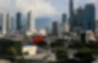 Foto-foto Kota Jakarta Saat 'Physical Distancing', Jalanan Sepi, Langit Cerah, dan Polusi Udara Menurun