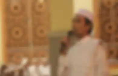 Dijodohkan Kiai Hingga Beri Mahar Bernilai Fantastis, Ucapan Ustaz Abdul Somad Sebelum Menikah Jadi Sorotan: Nanti Kau Akan Jadi yang Kedua